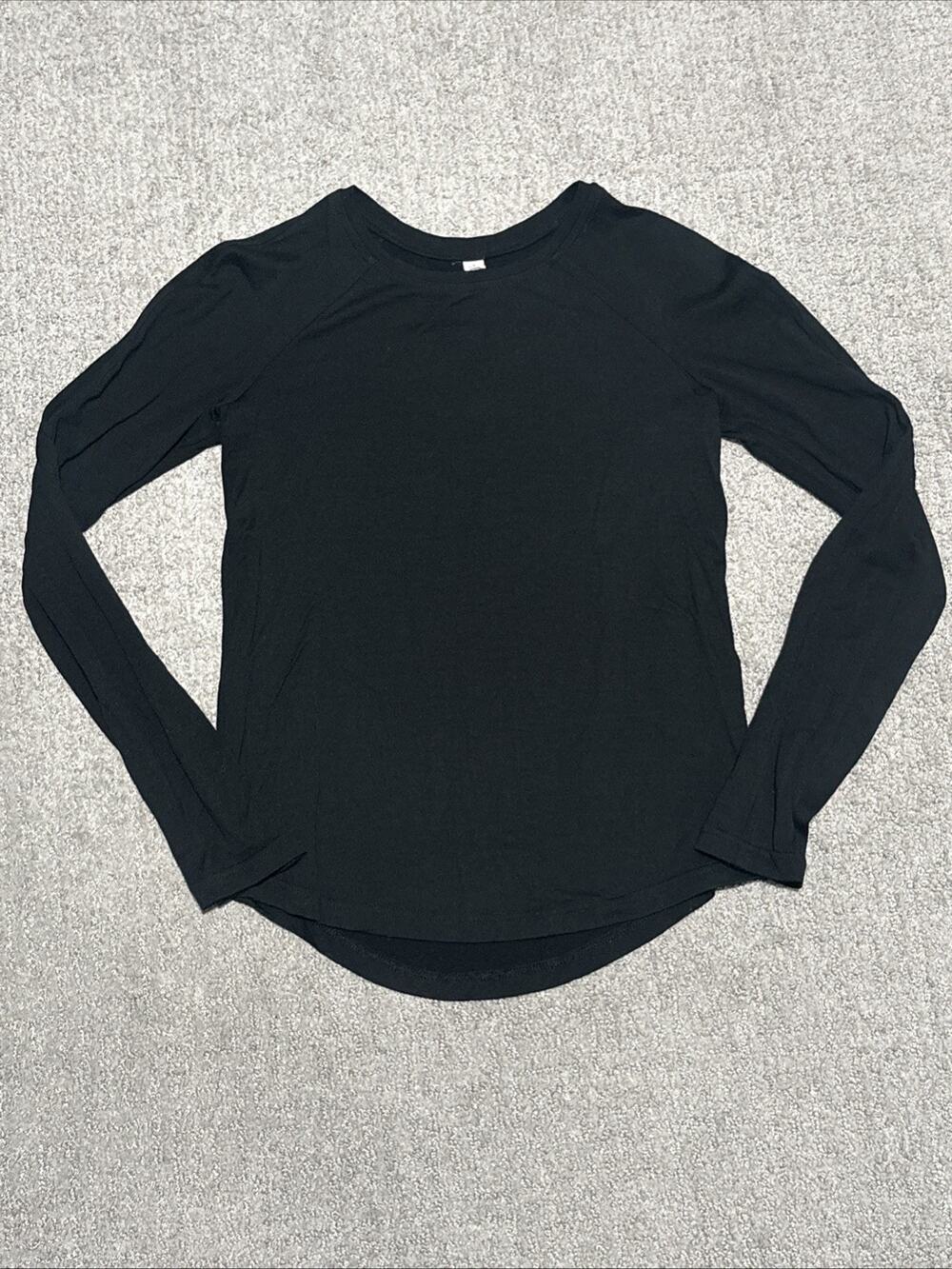 Lululemon Women’s Love Long Sleeve Running Shirt Scoop Bottom Hem Black Size 2
